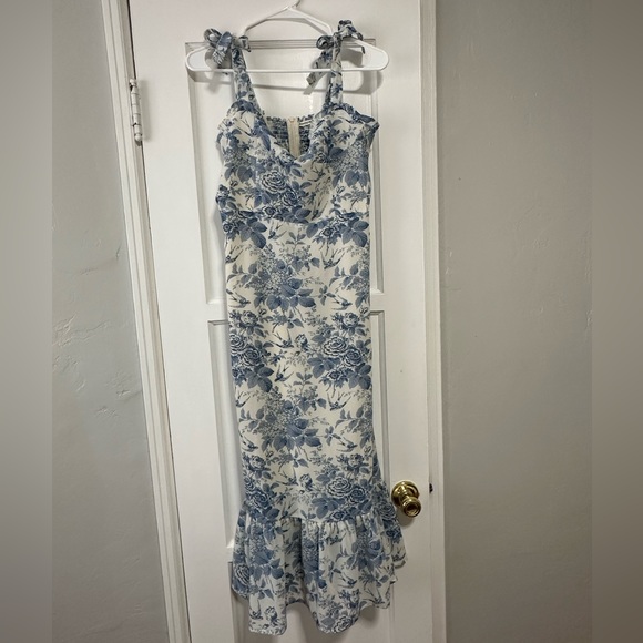 WHITE & BLUE floral midi dress! - Picture 1 of 4
